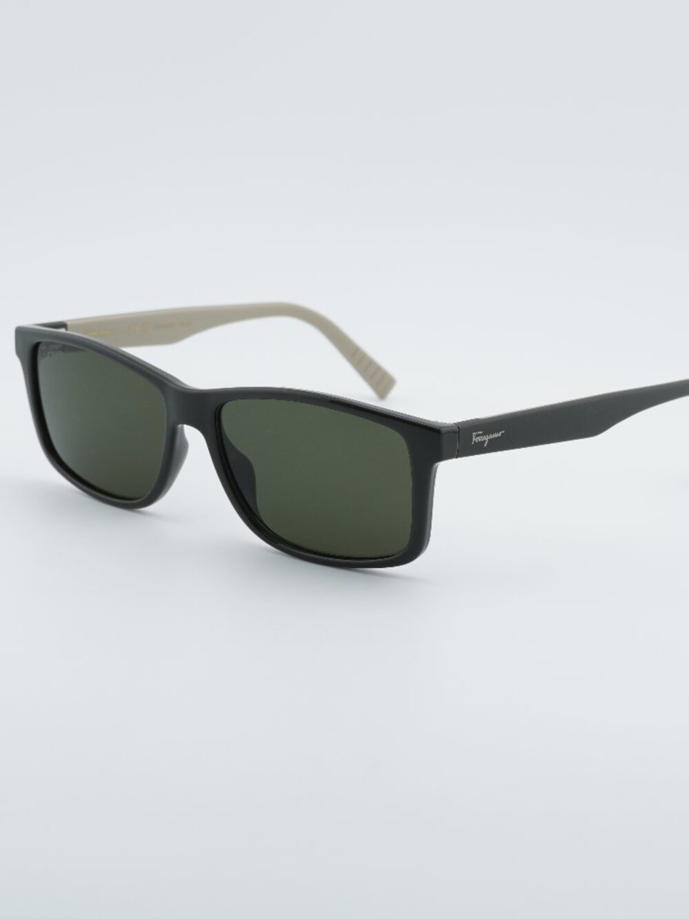 Salvatore Ferragamo SF938S 338 Sunglasses Green Rectangle Frame, Green Lenses